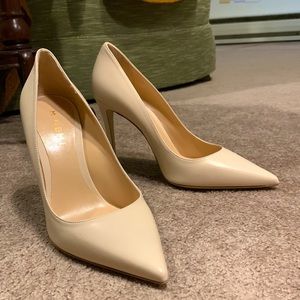 M. Gemi Esatto leather pumps, 105mm, color is Natural, size 8, 38.5 New In Box